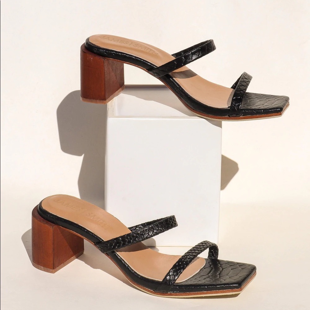 James Smith - Sirenuse Strap Sandal In Black Croc In Size 36